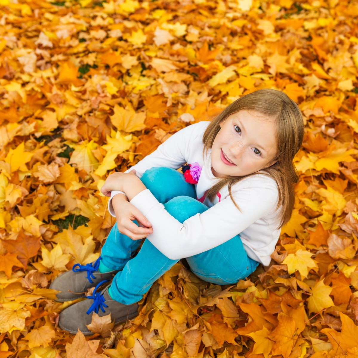 Autumn Activities for Kids: Explore Colorful Falling&nbsp;Leaves